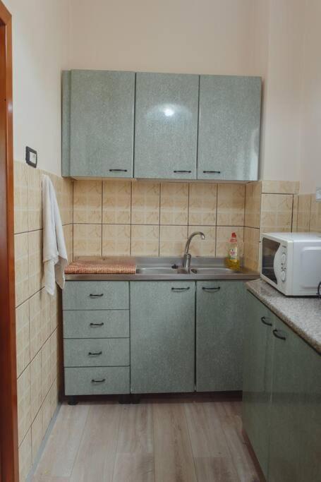 Rare Durres Apartment With Private Parking & Garden Exterior foto